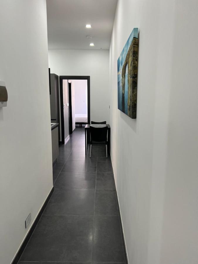 Cosy & Modern Top Floor 1-Bedroom Apartment St. Paul's Bay Exterior foto