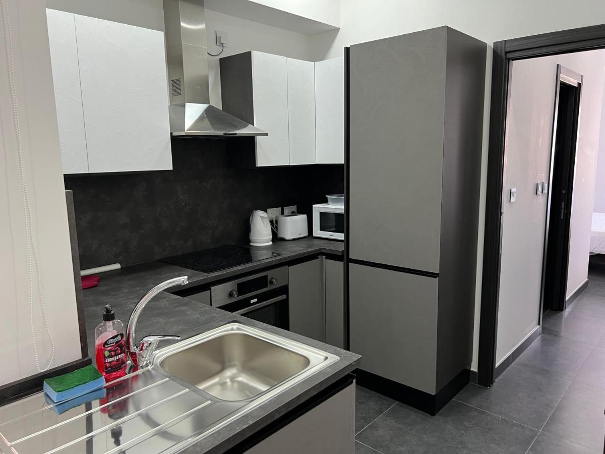 Cosy & Modern Top Floor 1-Bedroom Apartment St. Paul's Bay Exterior foto