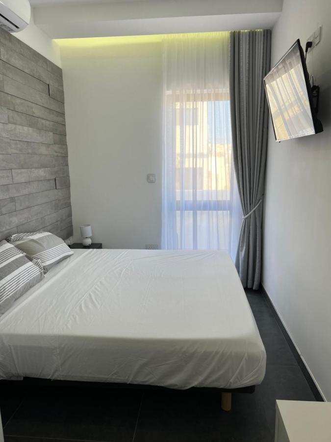 Cosy & Modern Top Floor 1-Bedroom Apartment St. Paul's Bay Exterior foto